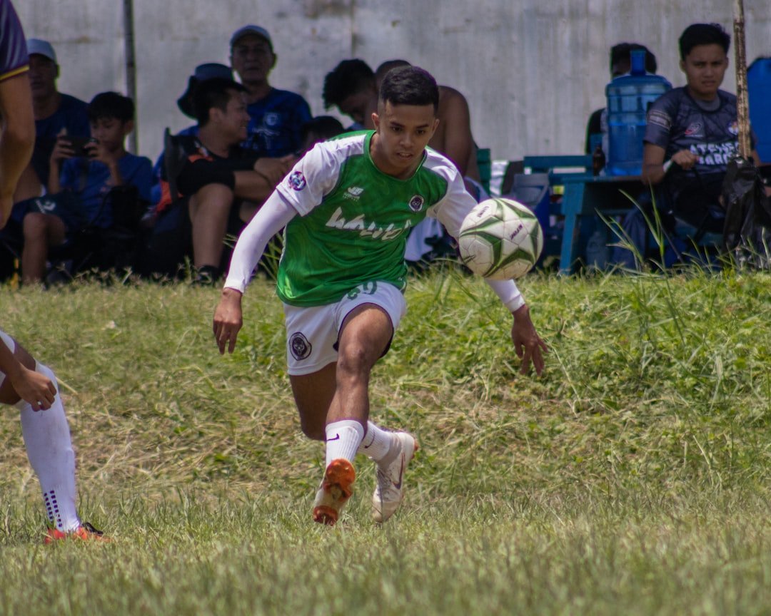 Manchester City acerta contratação de Ayyoub Bouaddi por R$ 600 milhões e faz história no futebol francês