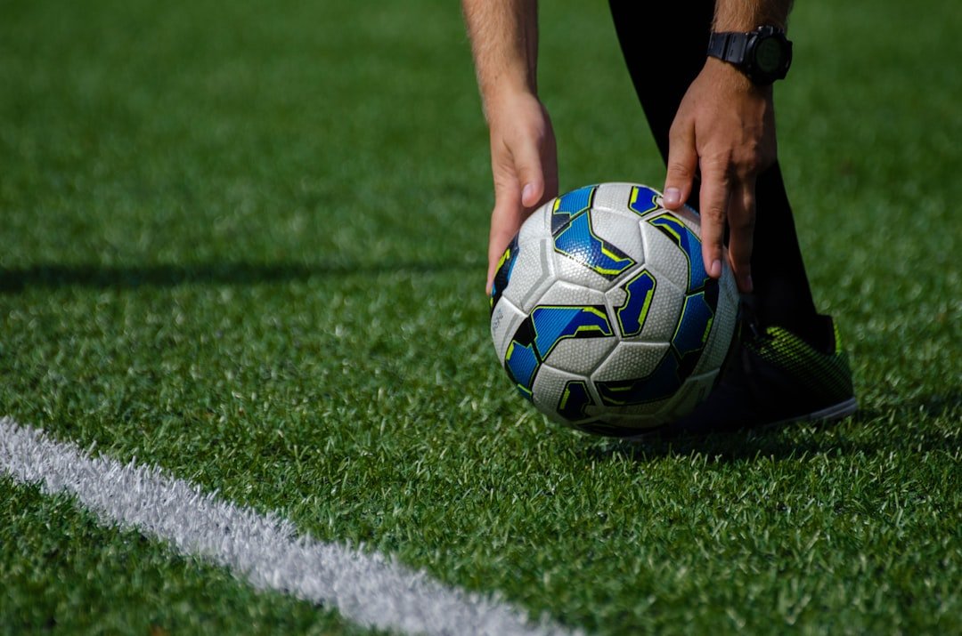 Santos define lateral-esquerdo e atacante como prioridades no mercado após eliminação na Copa do Brasil