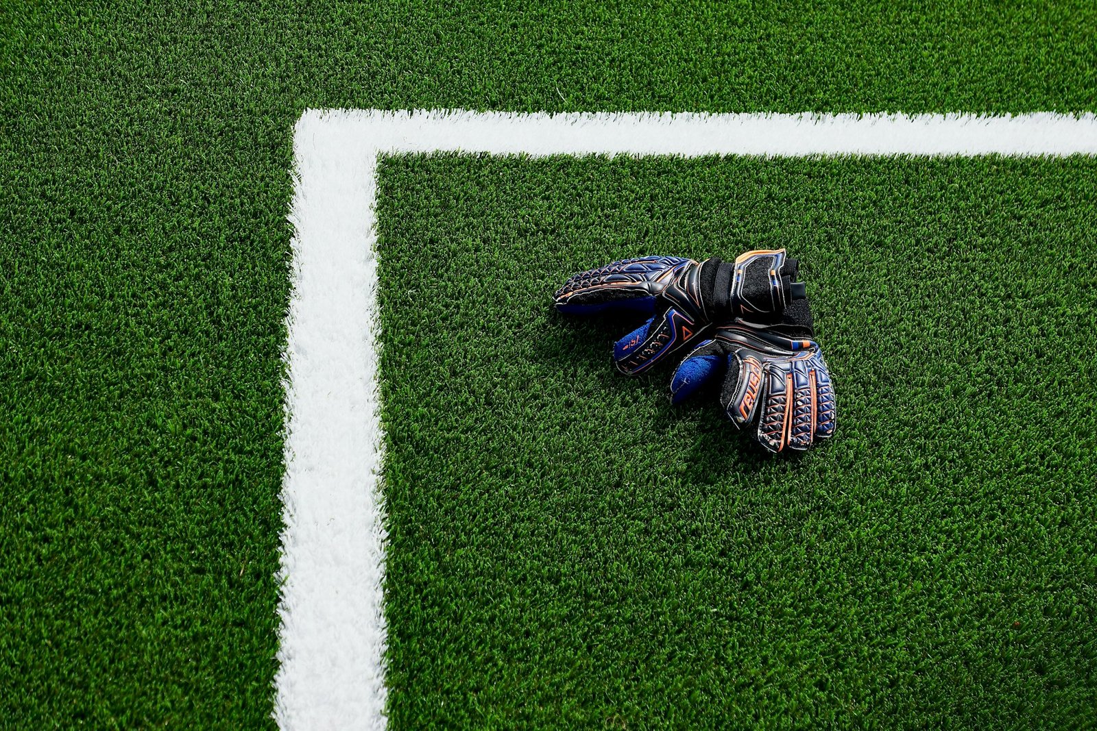 Torcida organizada do Cruzeiro cobra jogadores após derrota para o Santos no Brasileiro 2026